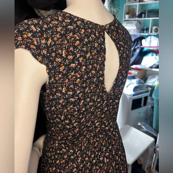 American Eagle Floral Romper - Picture 5 of 6